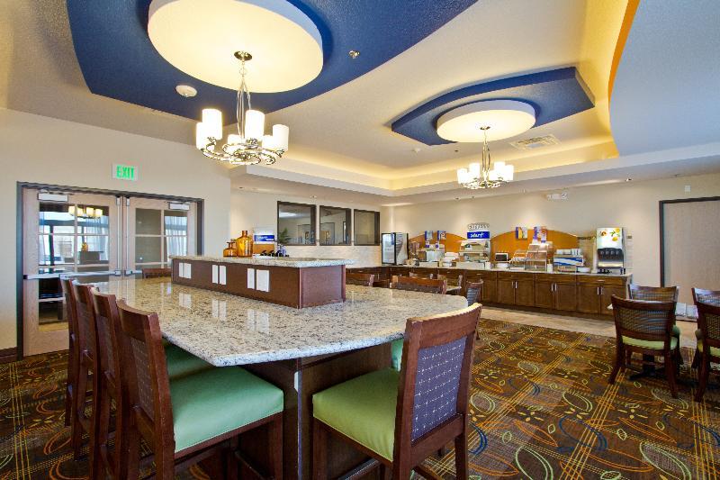 Holiday Inn Express And Suites Denver East Peoria Street, An Ihg Hotel Экстерьер фото